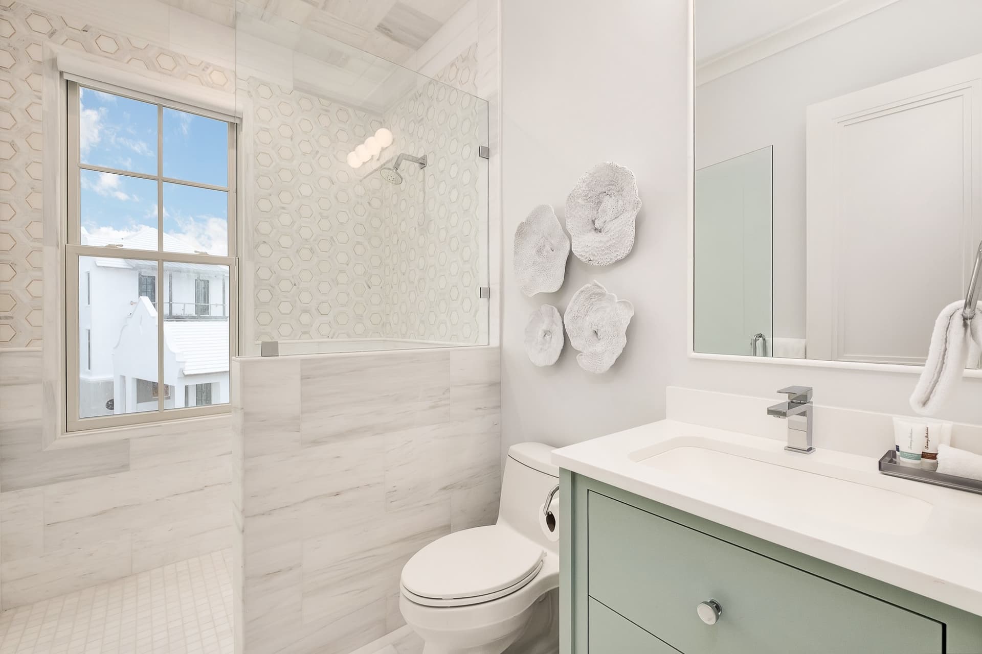 Seaclusion Manor - Image 25