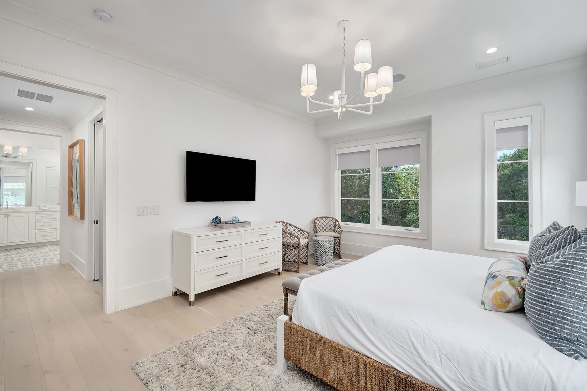 Bearfoot By The Sea - Image 36