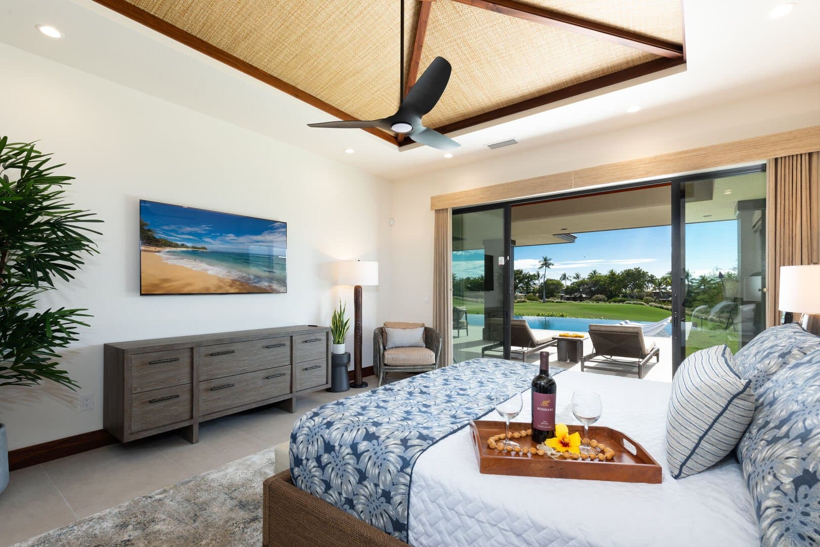 Hawaiian Elegance - Image 13