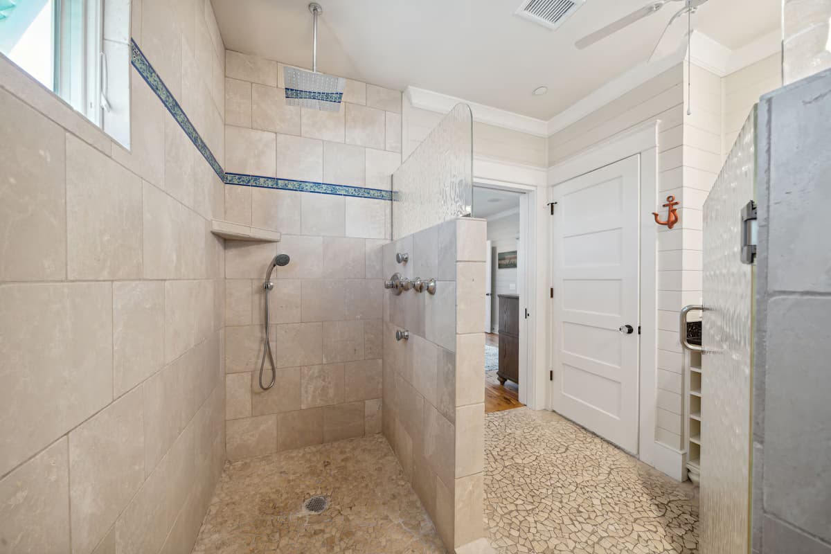 JC Long Villa - Image 24