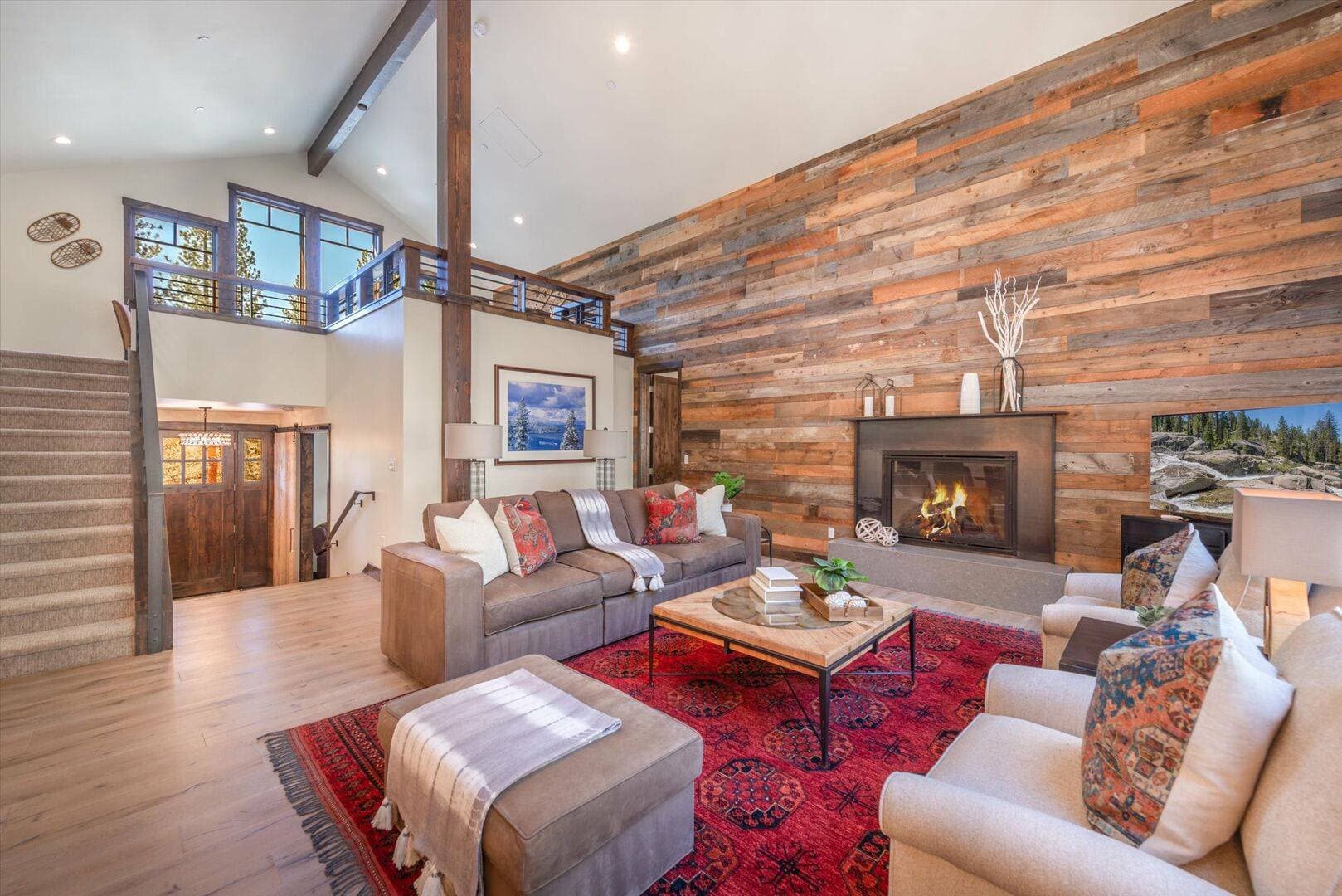 Lavish Cabin at Gray's Crossing - Image 2