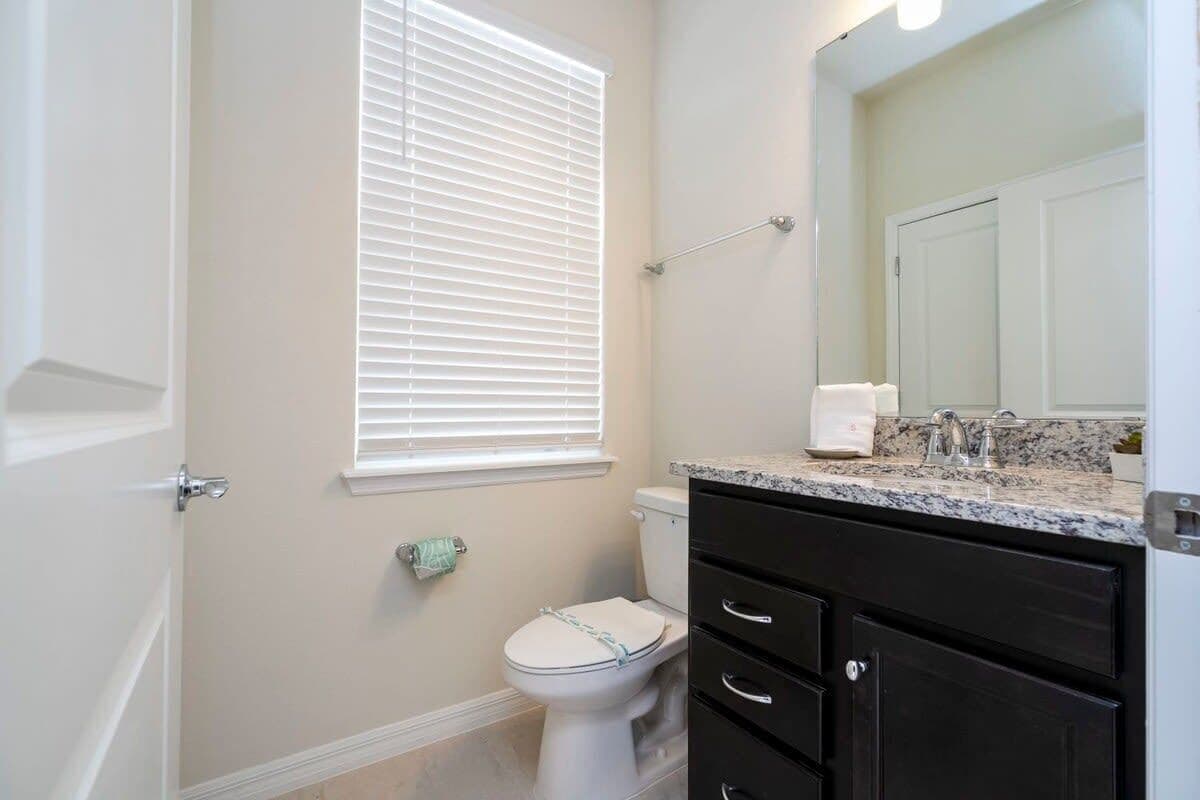 Windsor Island #4458 - Image 38