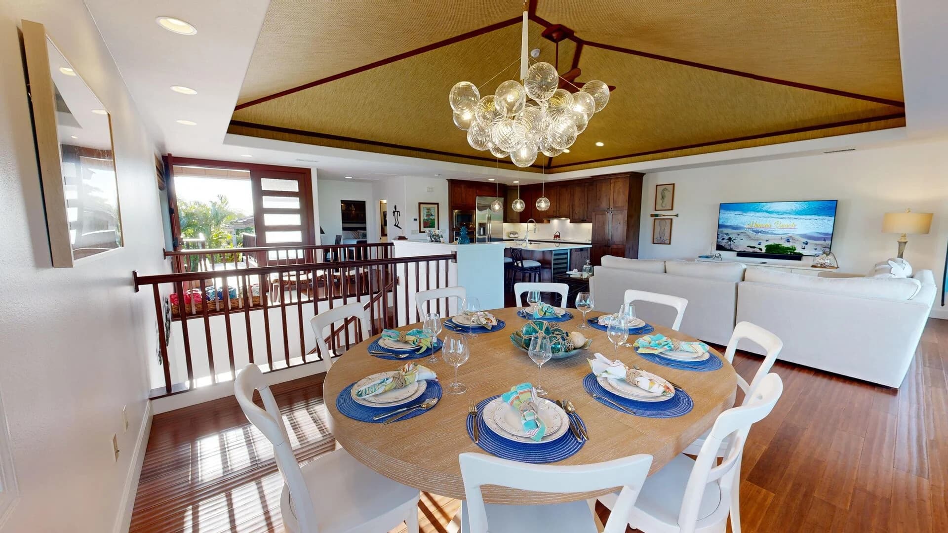 Pineapple Hale - Image 10