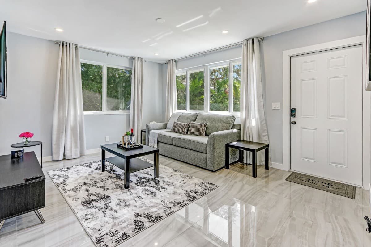 Hallandale Beach Home - Image 8