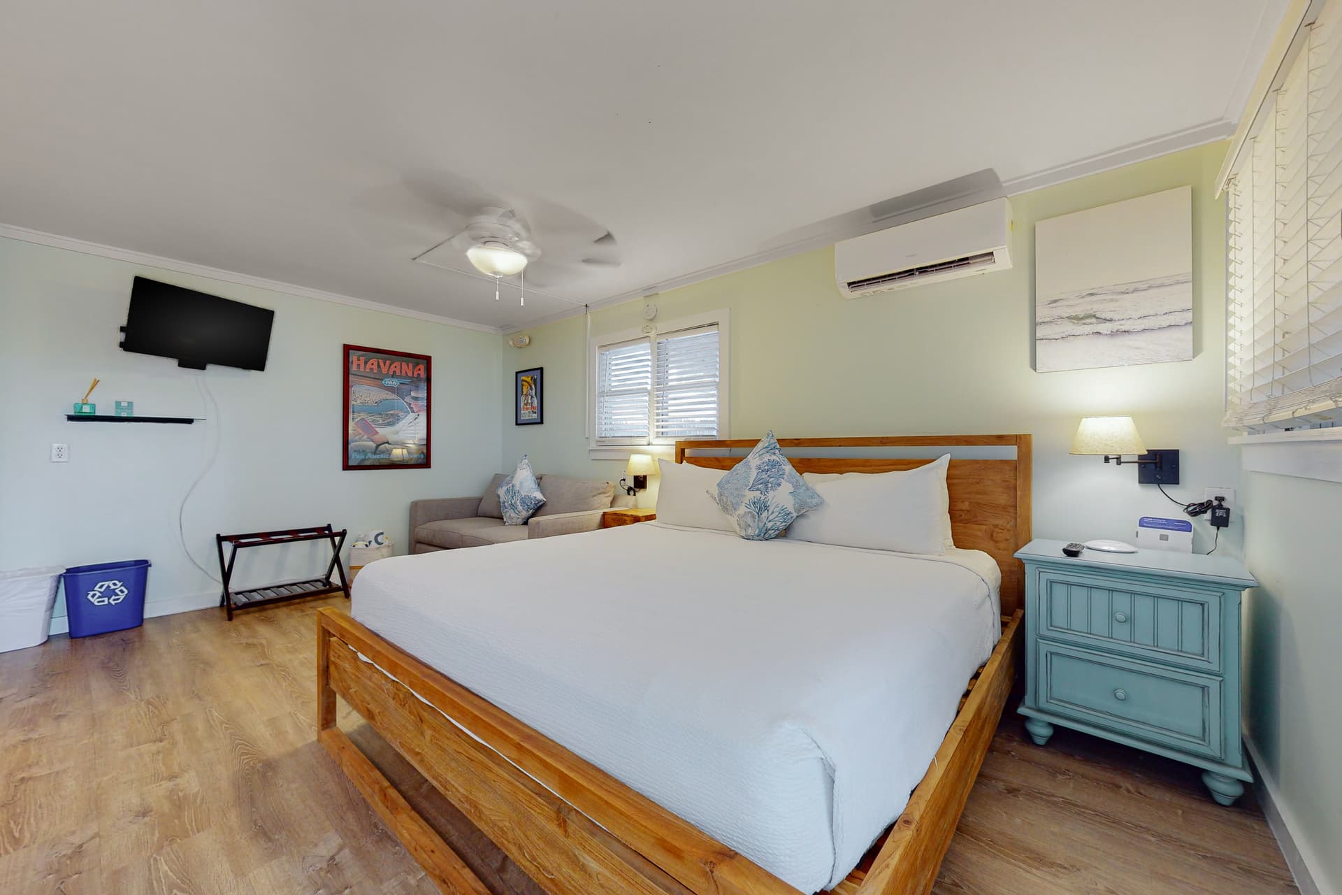 Papa's Hideaway - Image 35