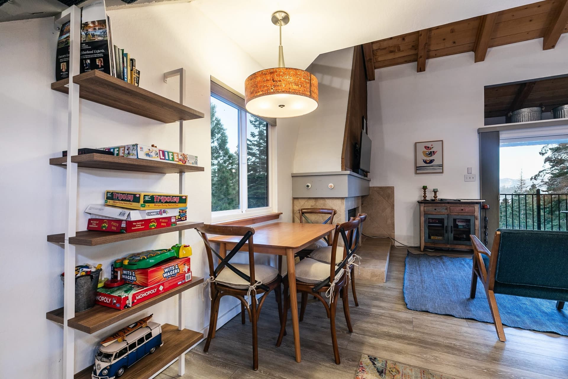 Stylish Carnelian Townhome - Image 9