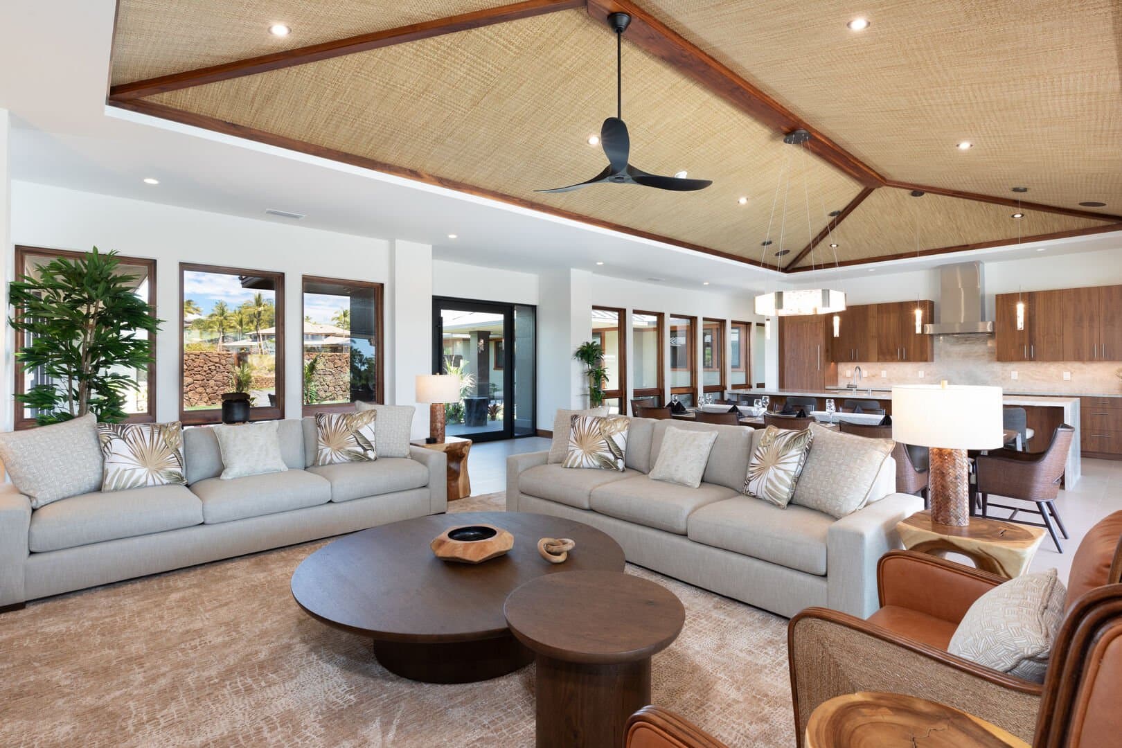 Hawaiian Elegance - Image 4