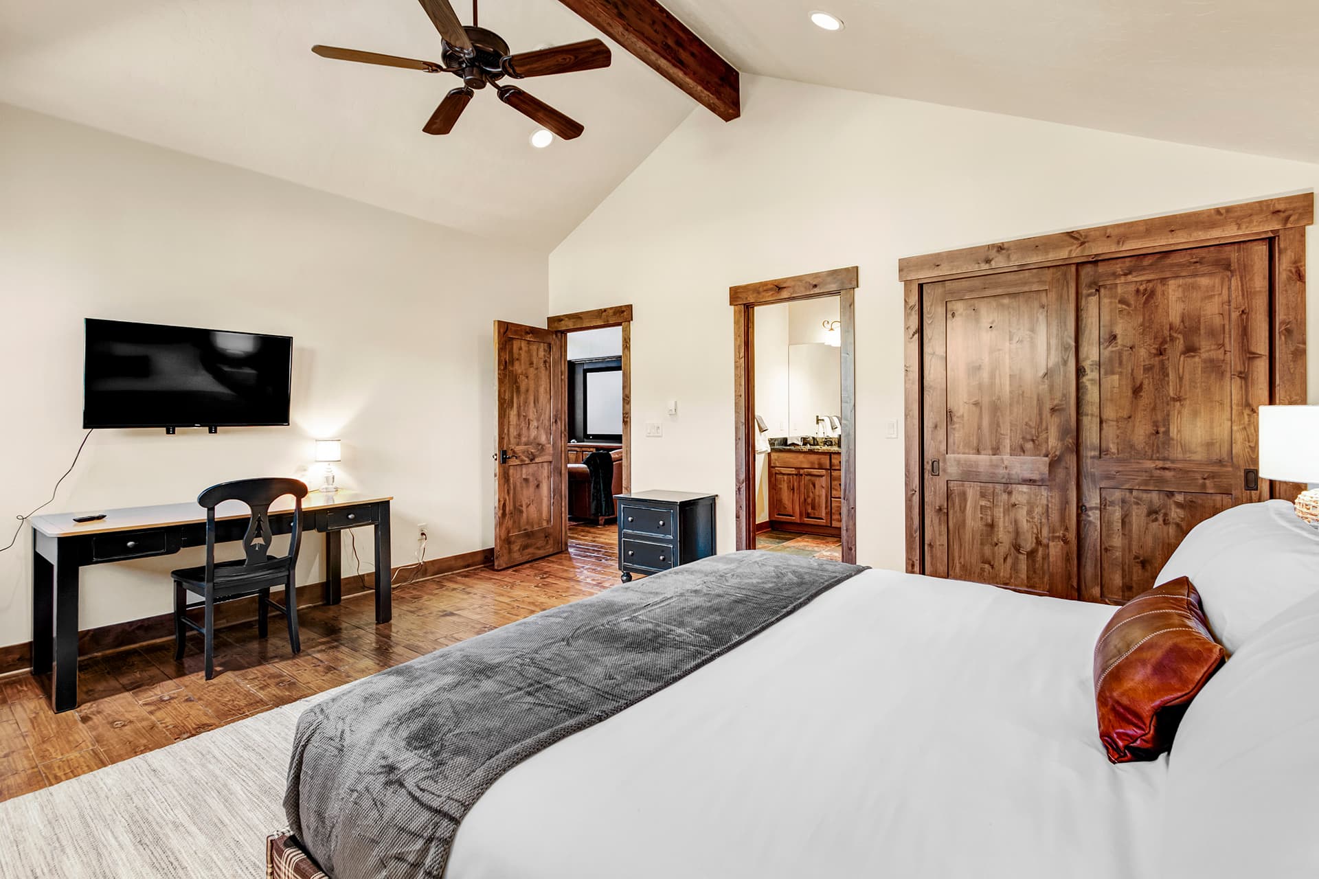 Twin Peaks Lodge - Image 31