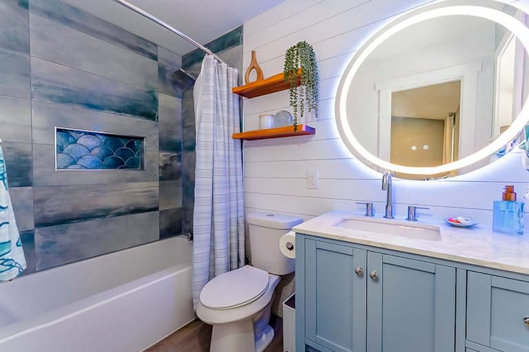 Déjà Blue - Image 16