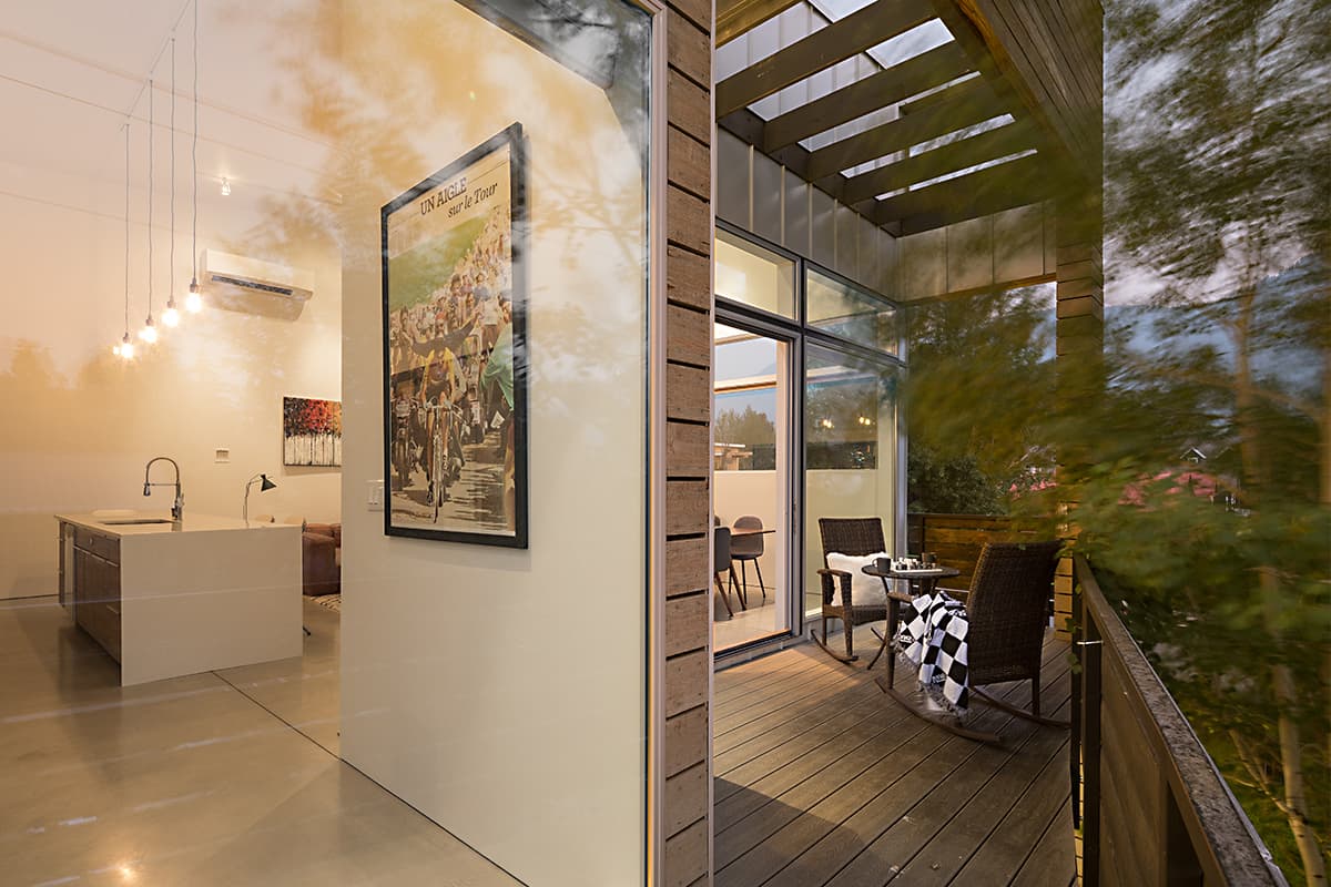 Yellow Mules Home - Image 13