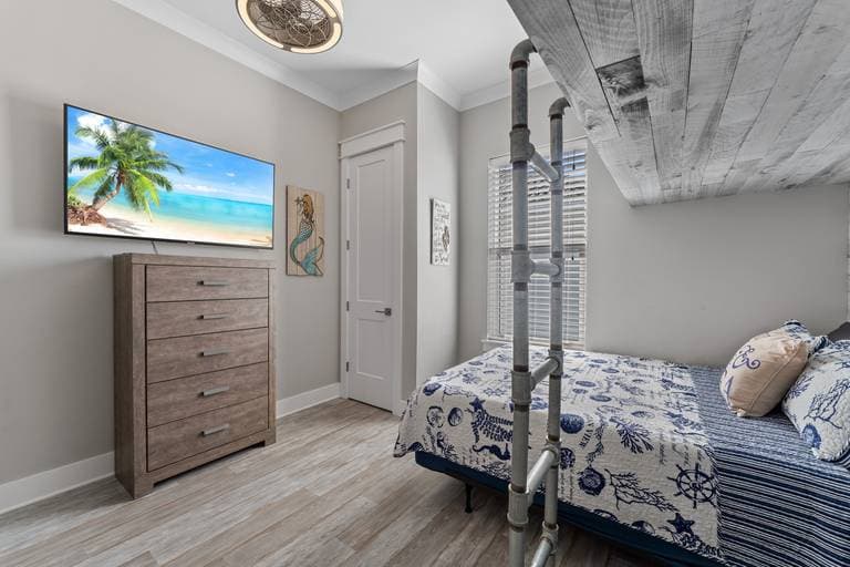 Aquaholic House - Image 31