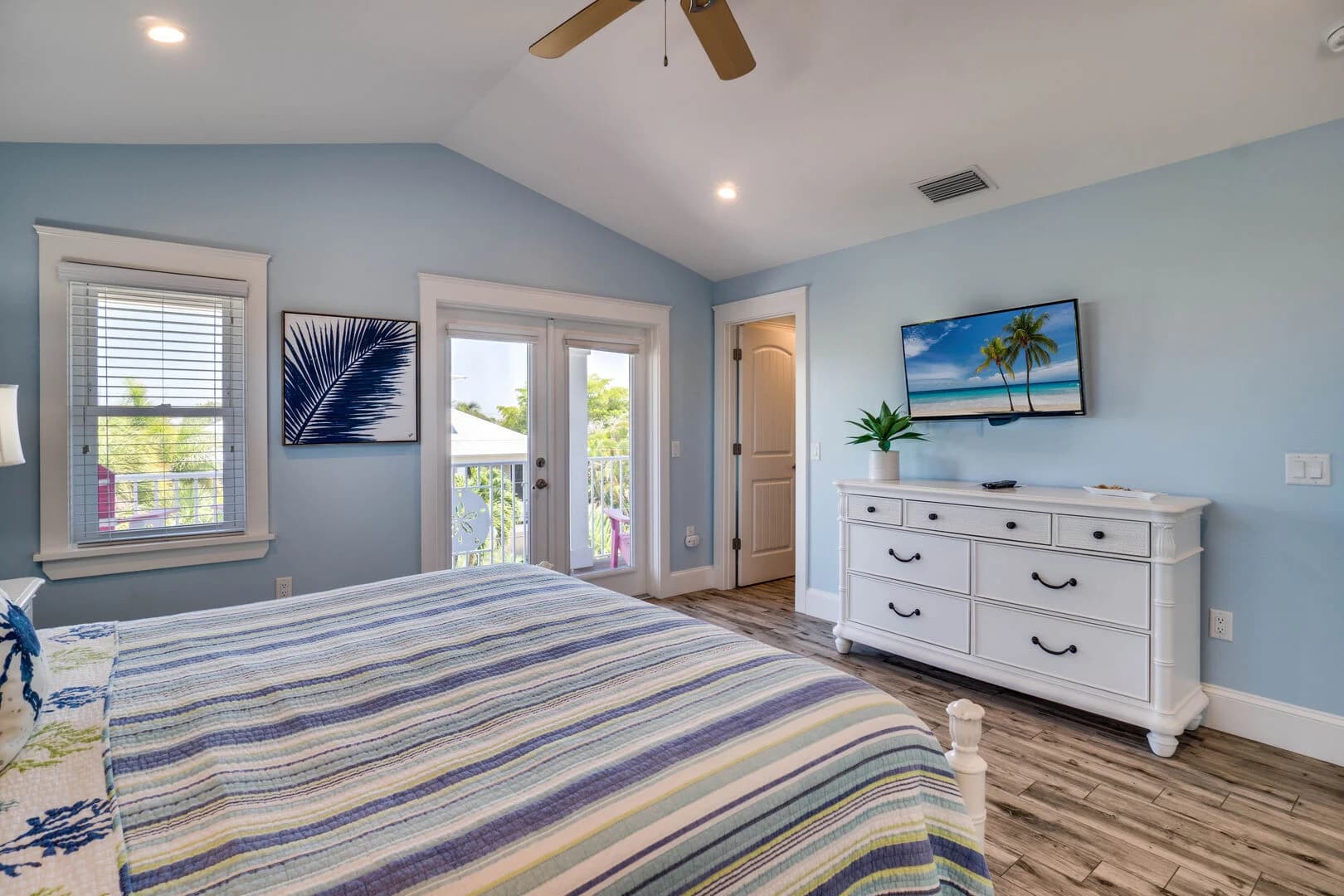 Summer Retreat - Image 12