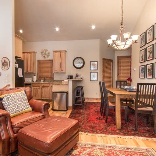 Highwood House - Image 2