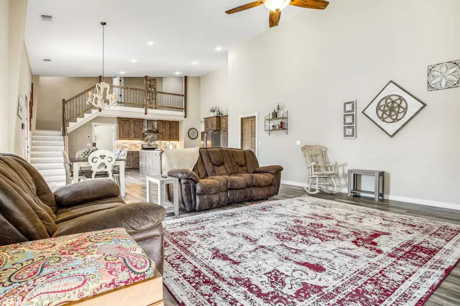 The Escape at Hilltop - Image 3