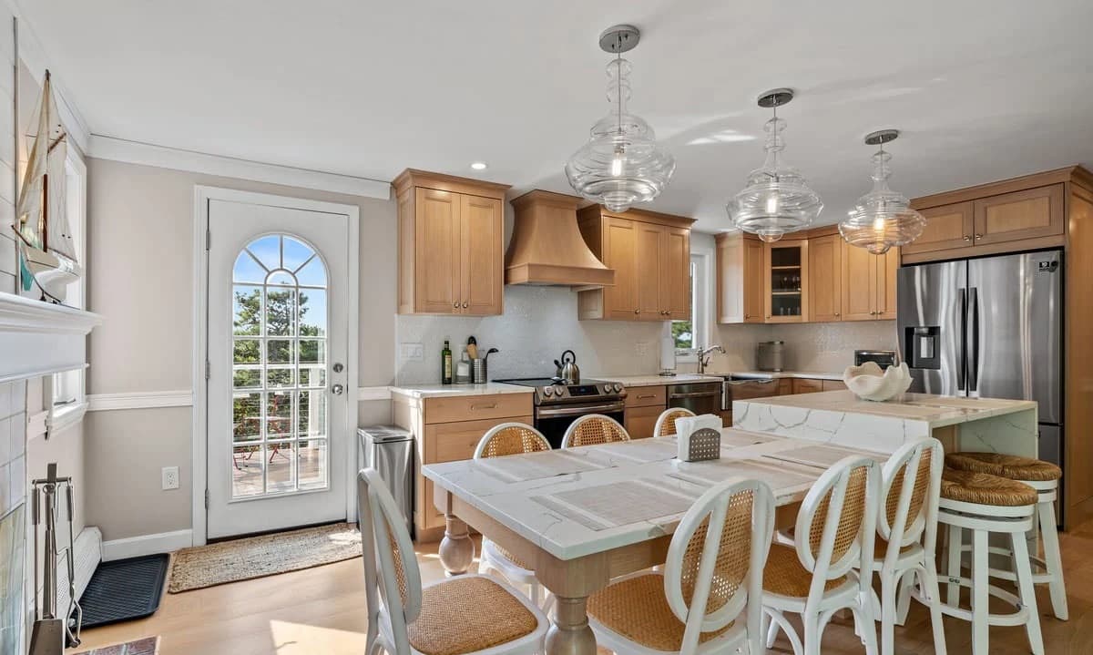 Over the Horizon - Image 6