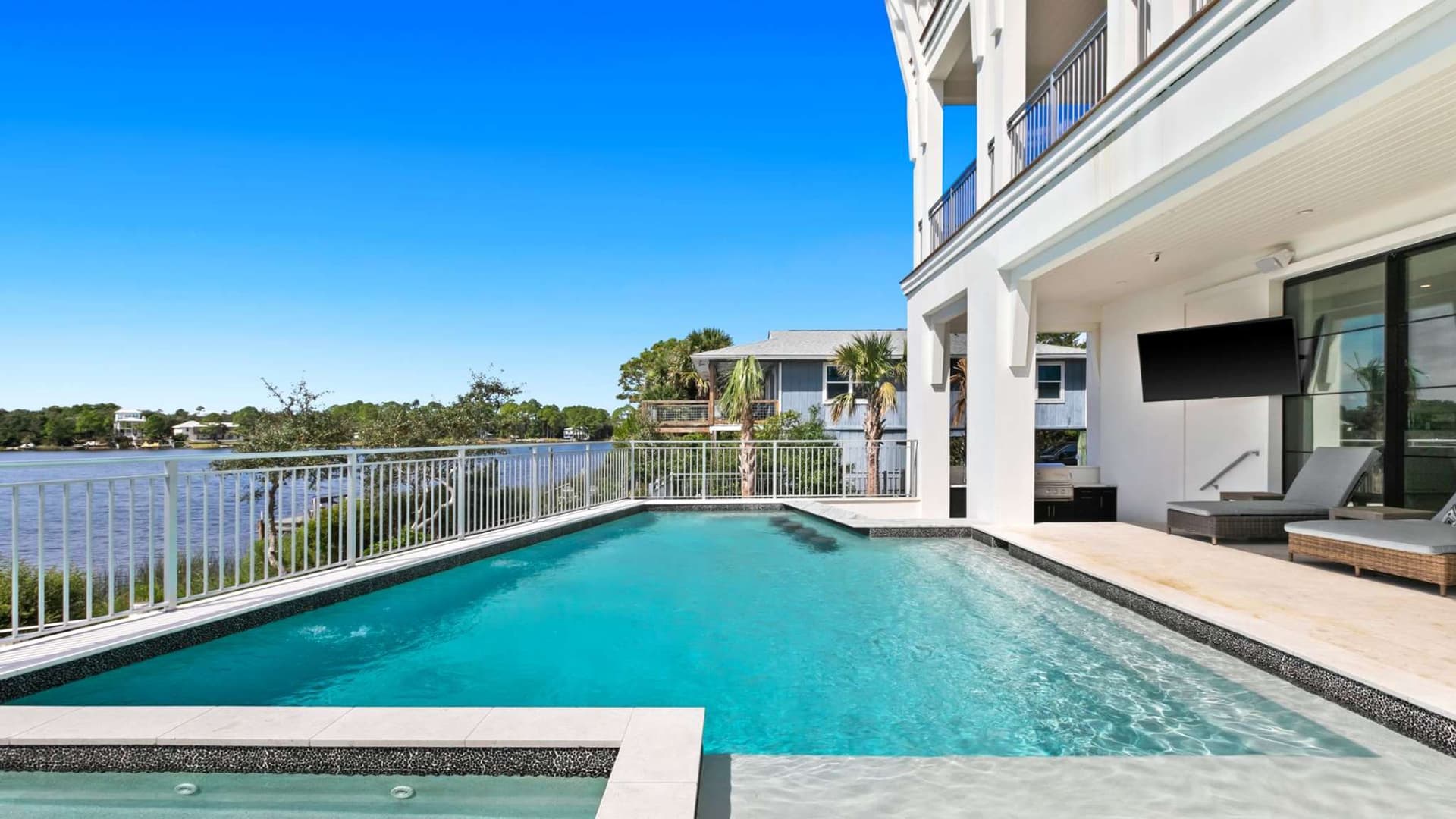 Lakeview Drive - Image 11