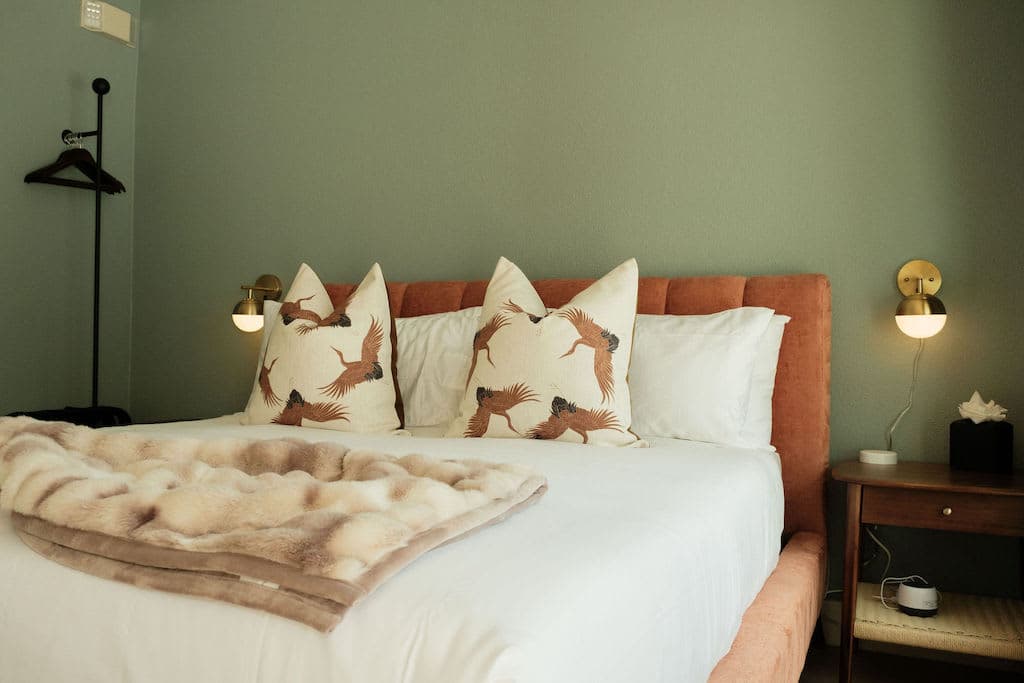 Mod Retreat in Vibrant Palm Springs - Image 21