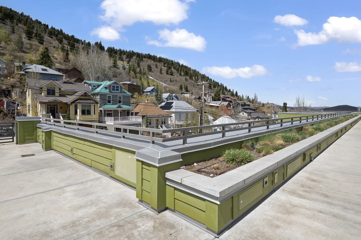 Mountain Luxe Retreat on Main - Image 29