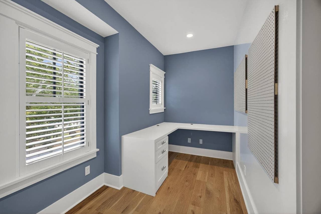 IOP Escape at 26th Avenue - Image 20