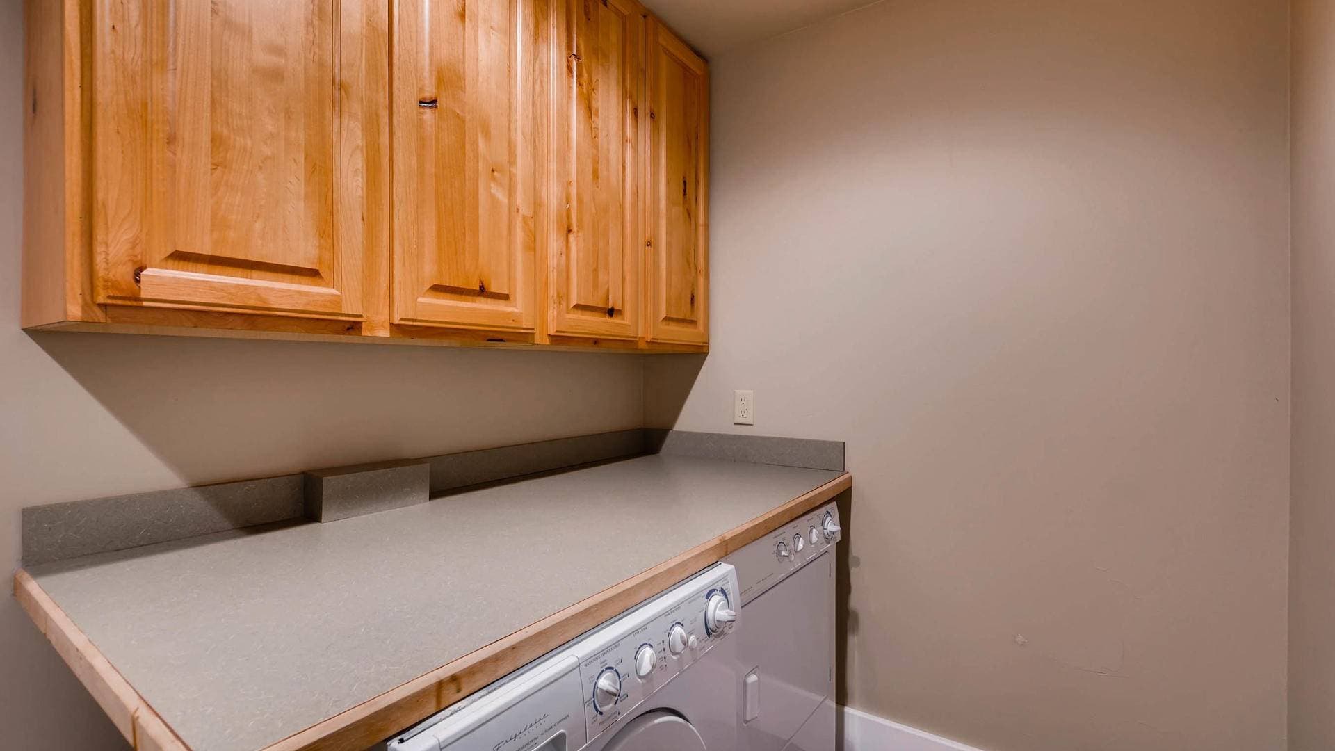 Victorian Home - Image 15