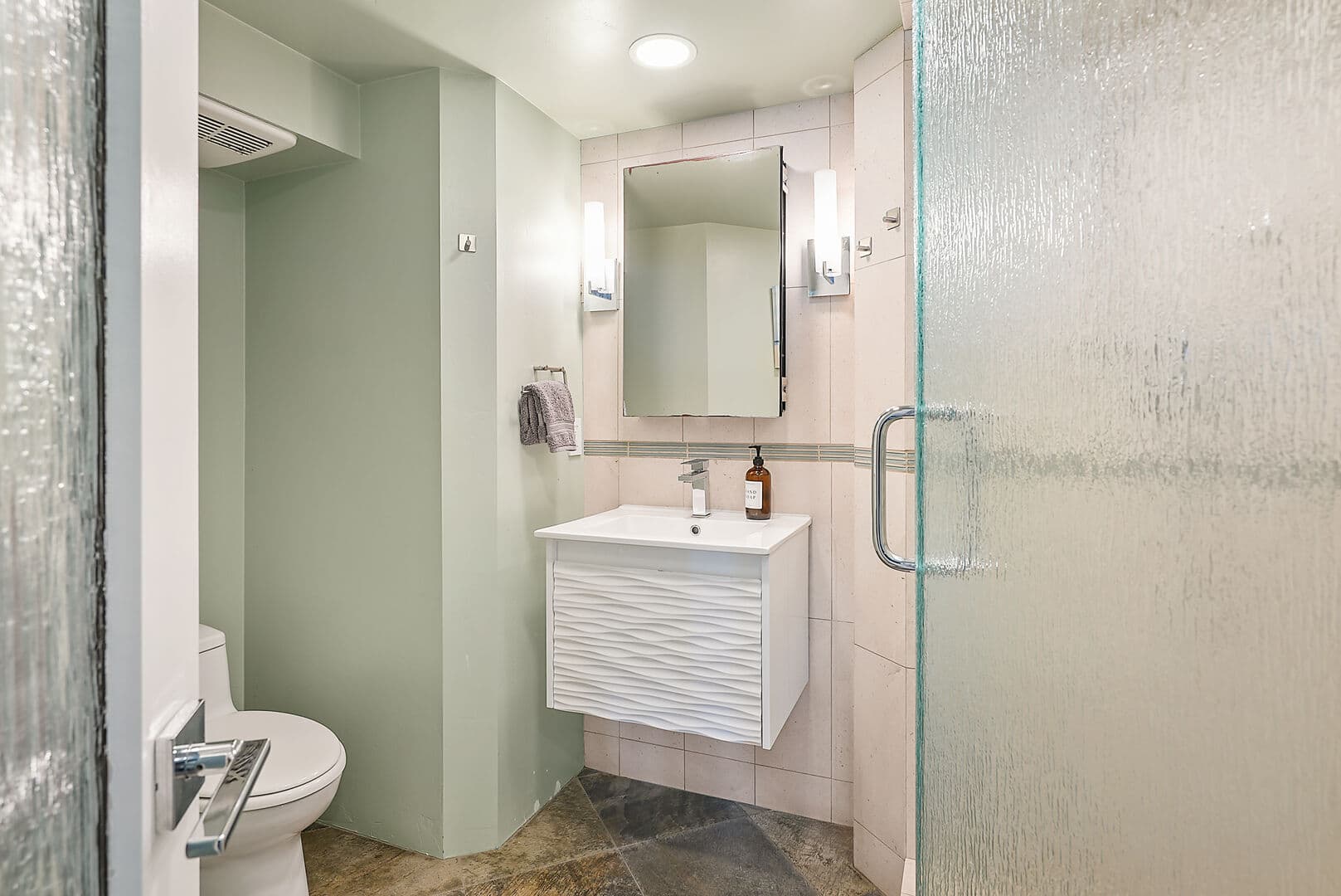 Oceanfront Haven - Image 19