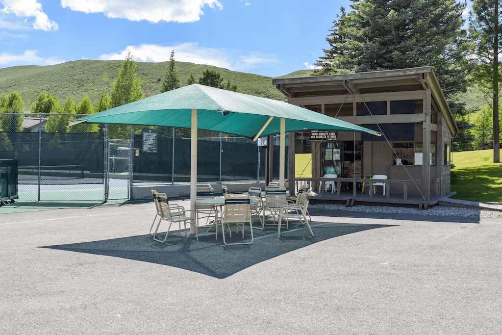 Elkhorn Springs Getaway - Image 36