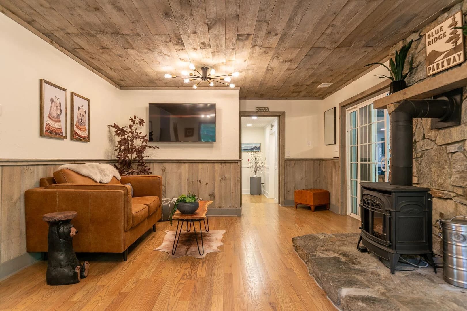 Riverside Retreat - Image 29