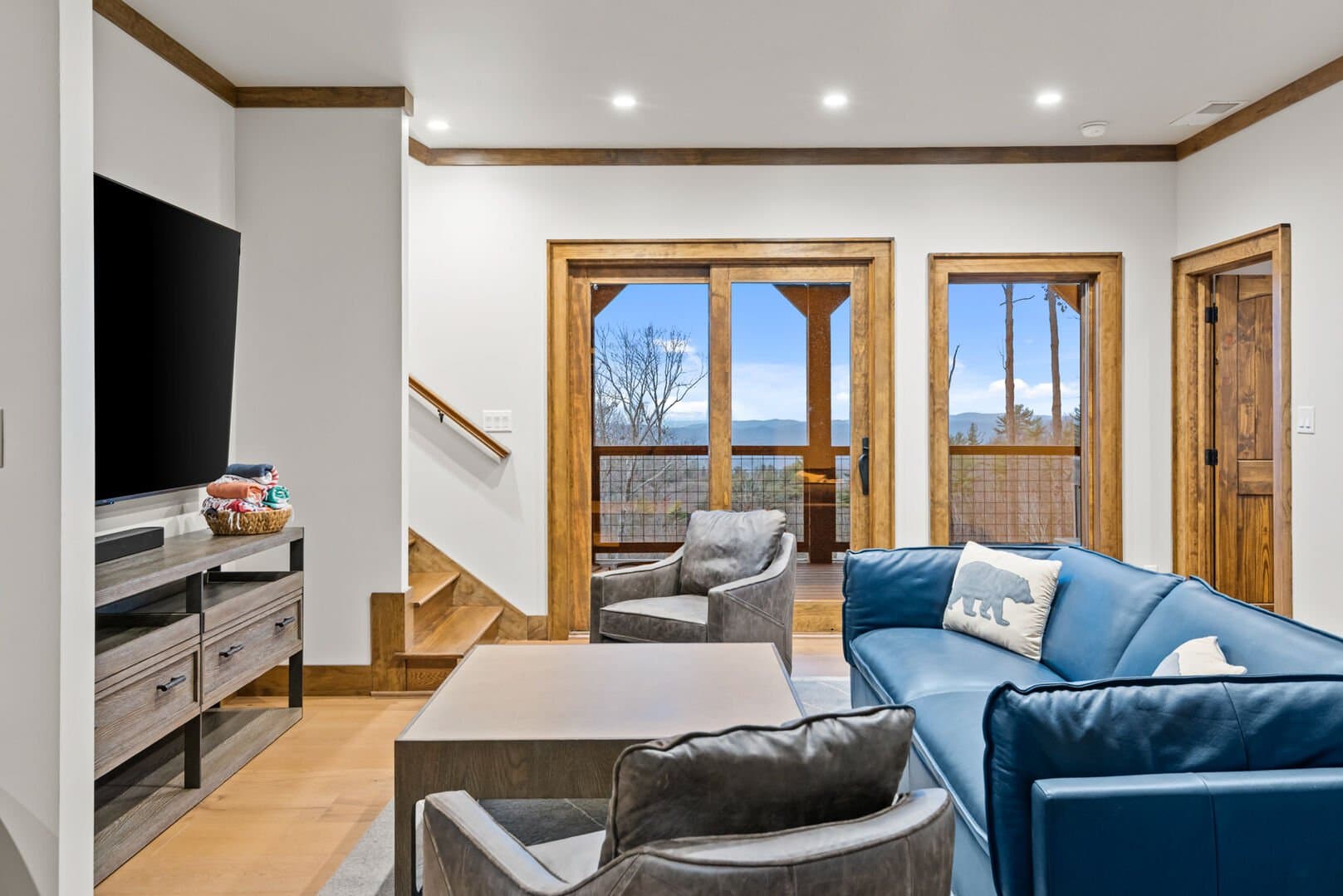 Dire Wolf at Eagles Nest - Image 29