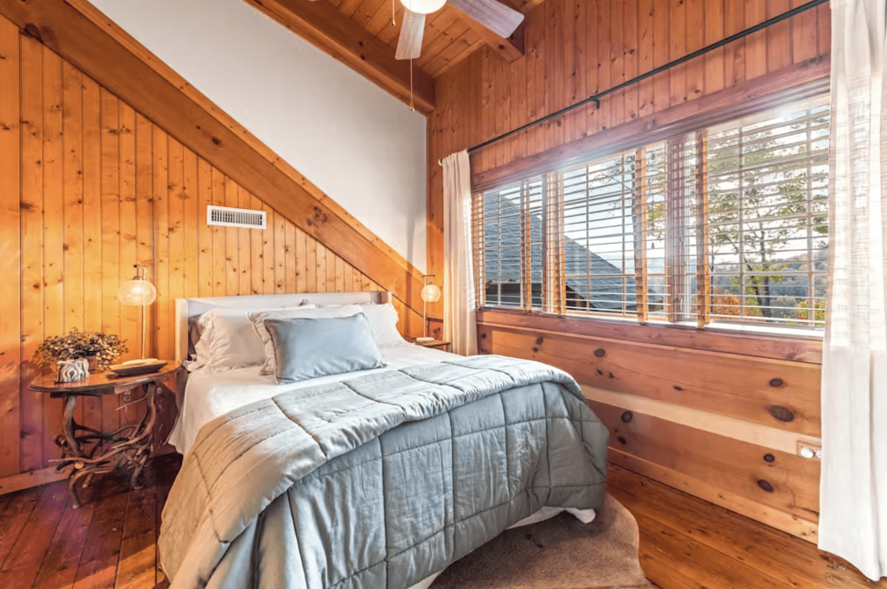 Sapphire Elegance - Image 27