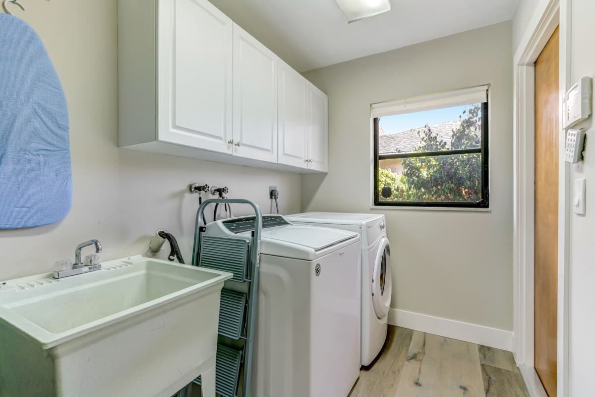 Sunrise House - Image 21