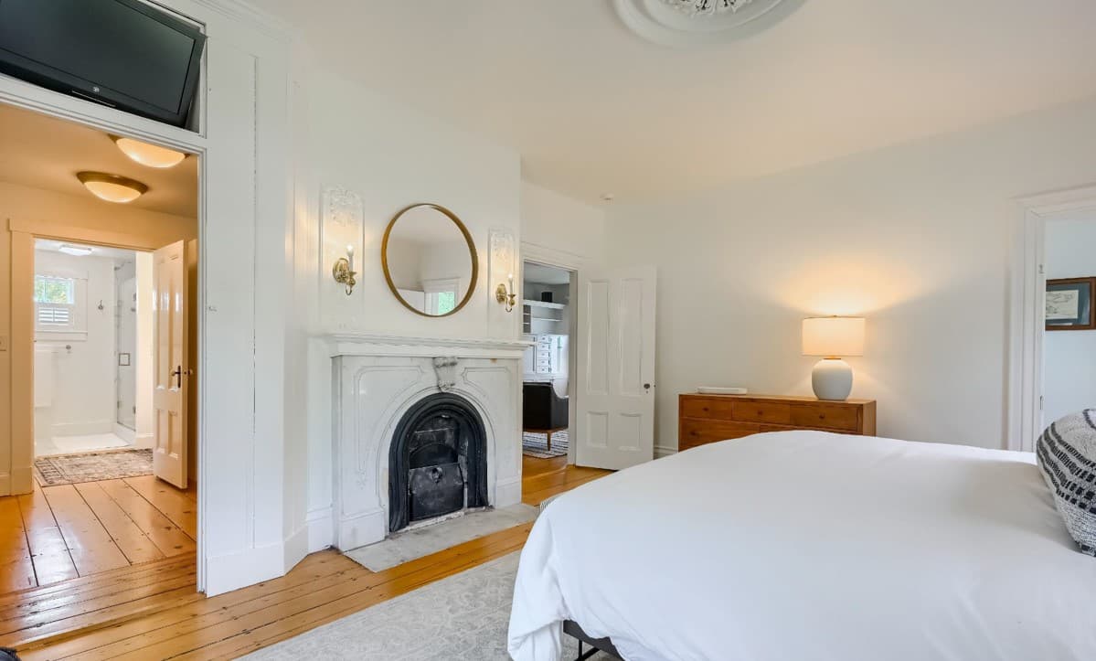 Captain Doane House - Image 14