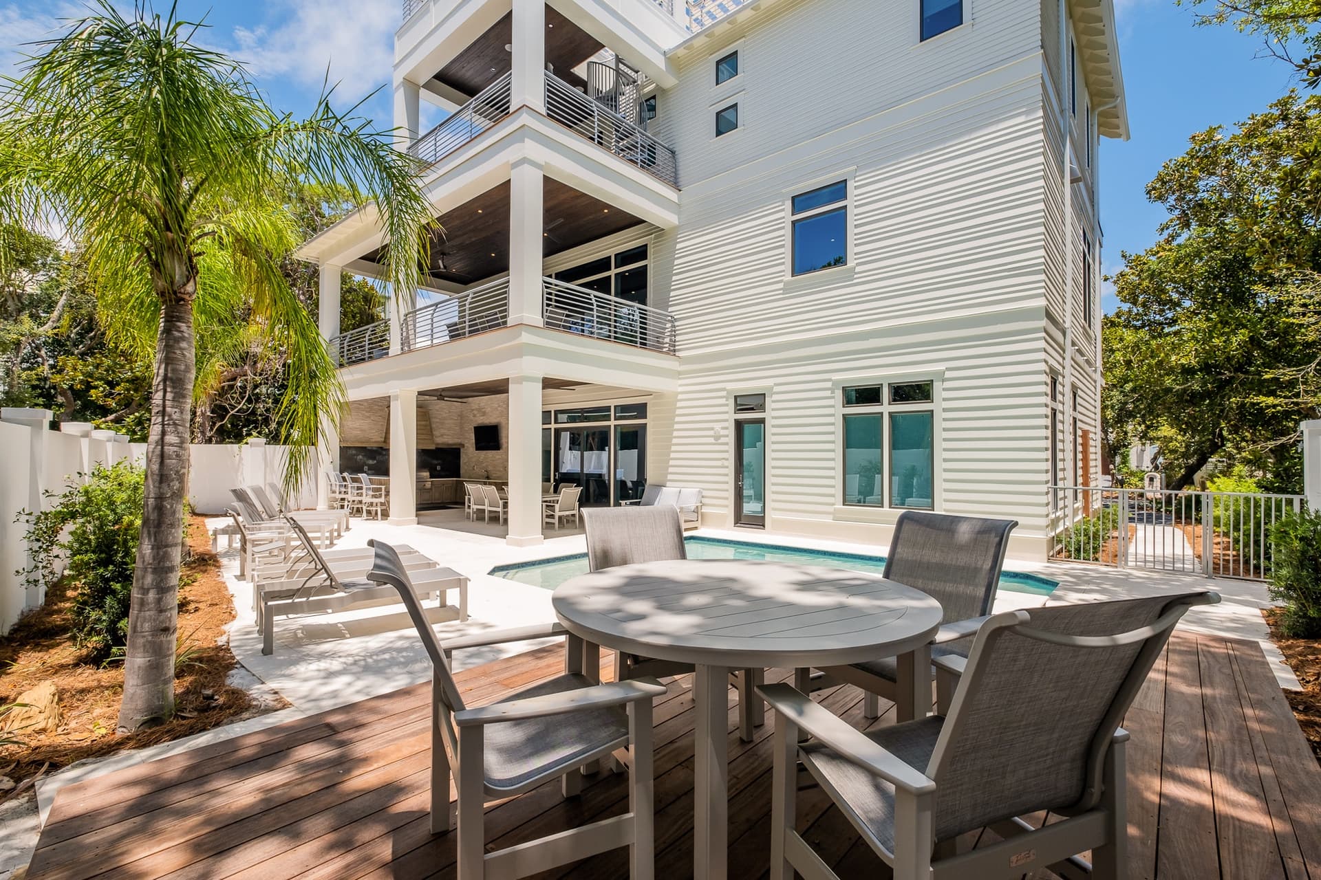 Social Manor - Image 48