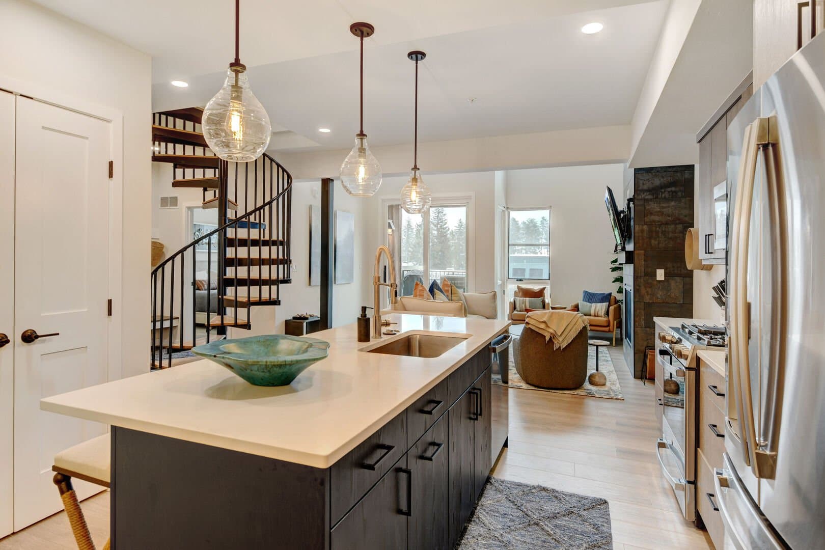 Arrow Luxury Loft #219 - Image 16