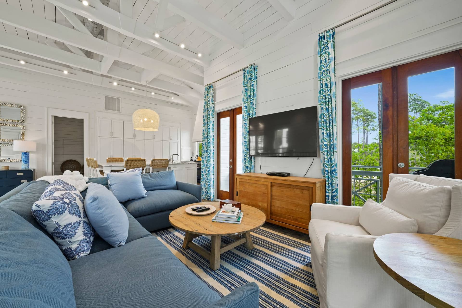 Splendor in the Sand - Image 3