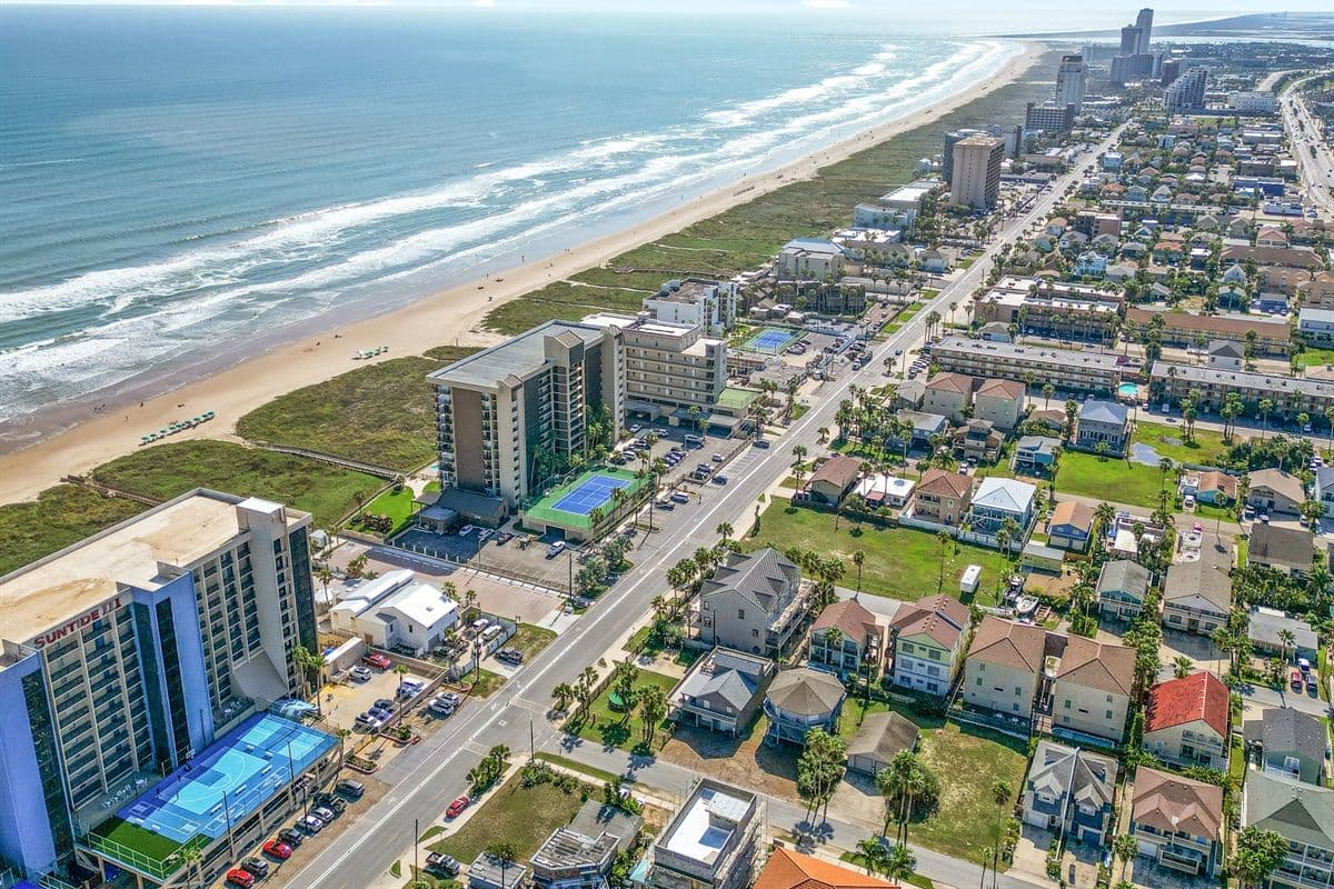 Ocean Vista Towers - Image 30