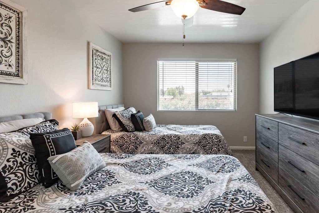 Rustic Modern Townhouse - Image 19