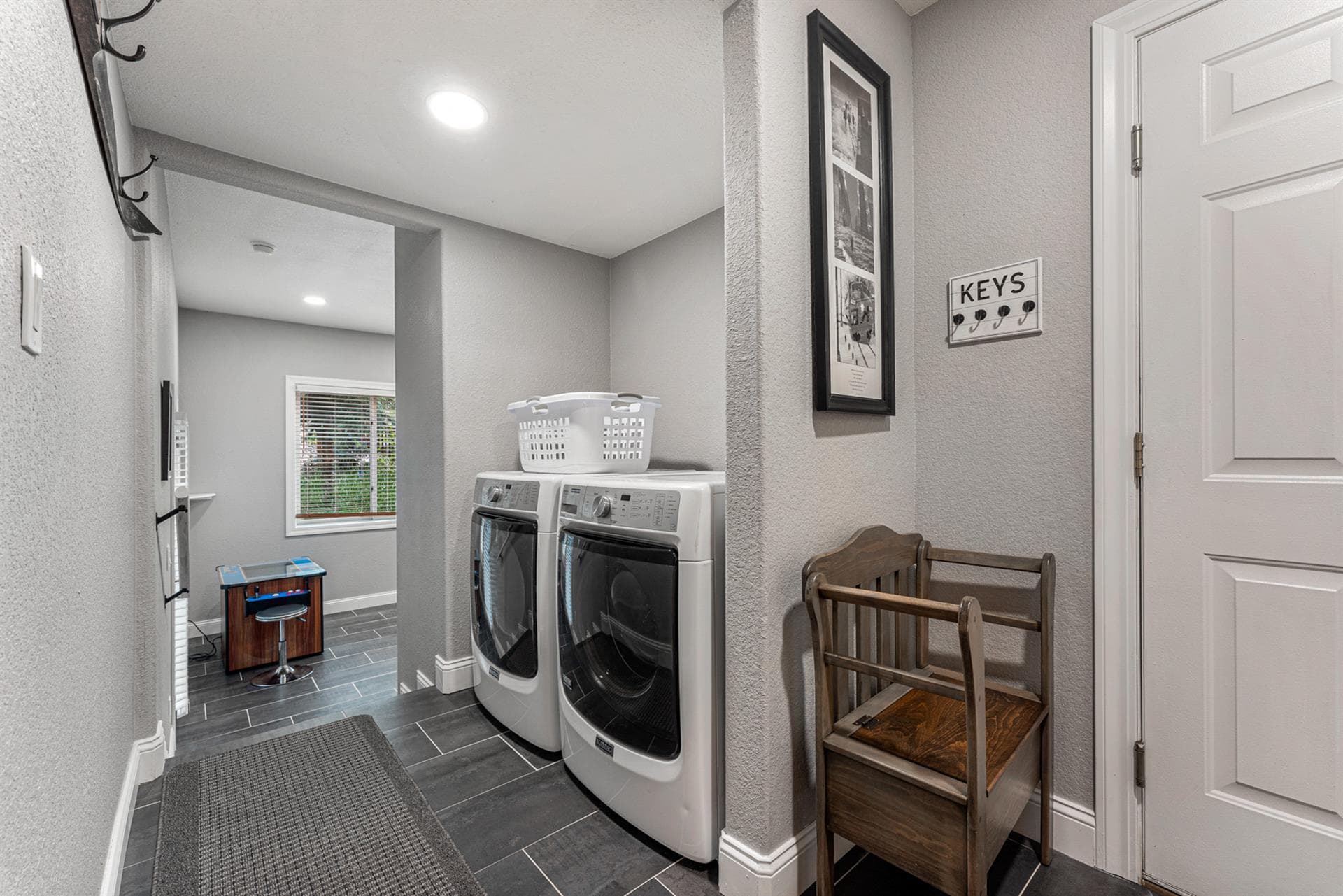 Burgundy House - Image 32