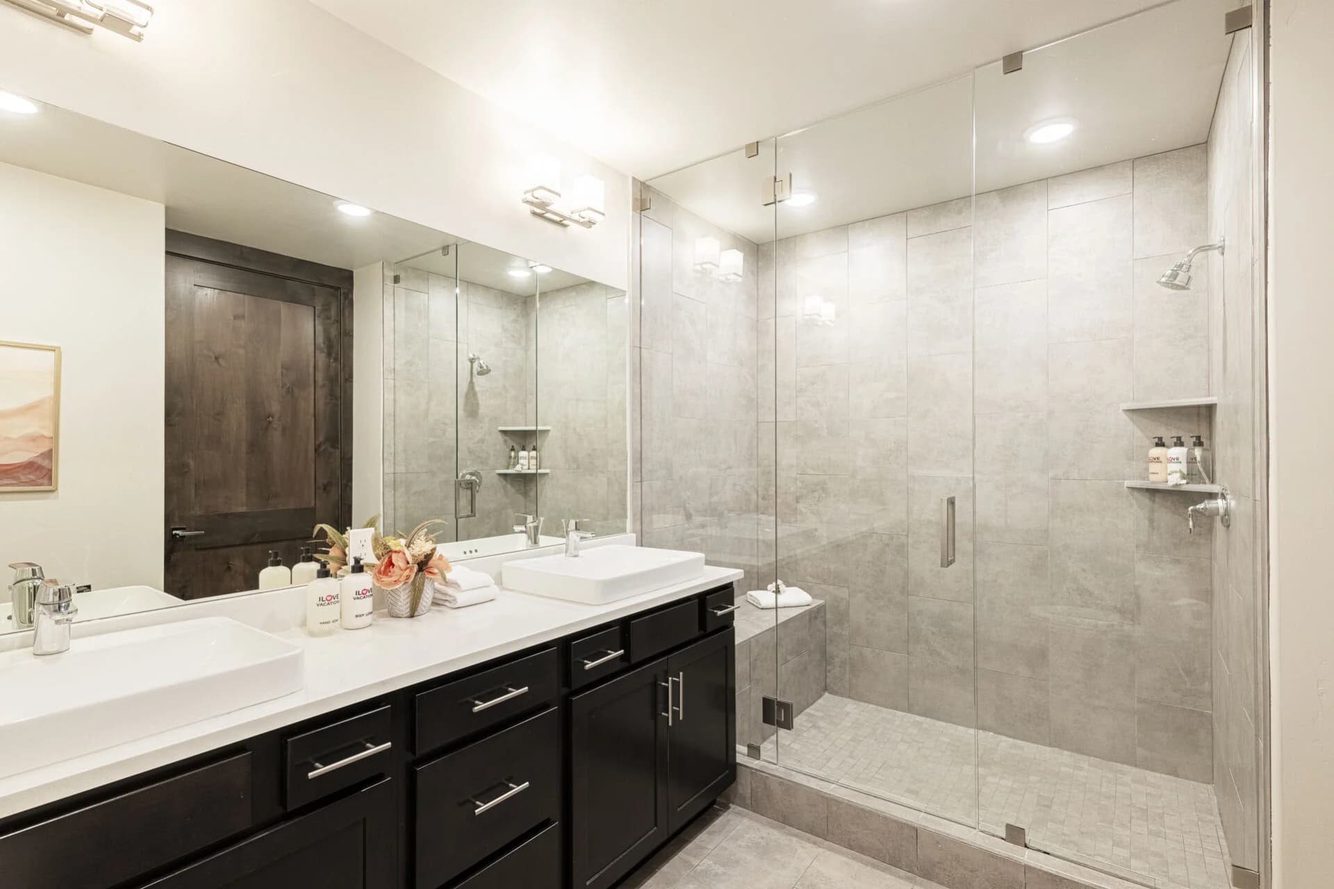 Blackstone Condo #108 - Image 28
