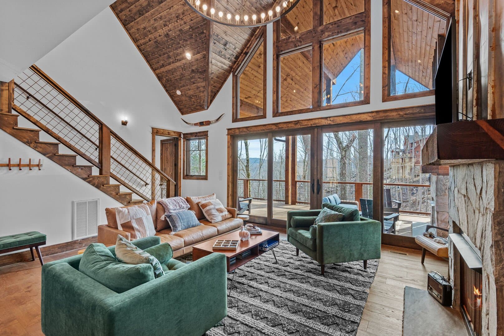 Llama Creek Cabin at Eagles Nest - Image 4