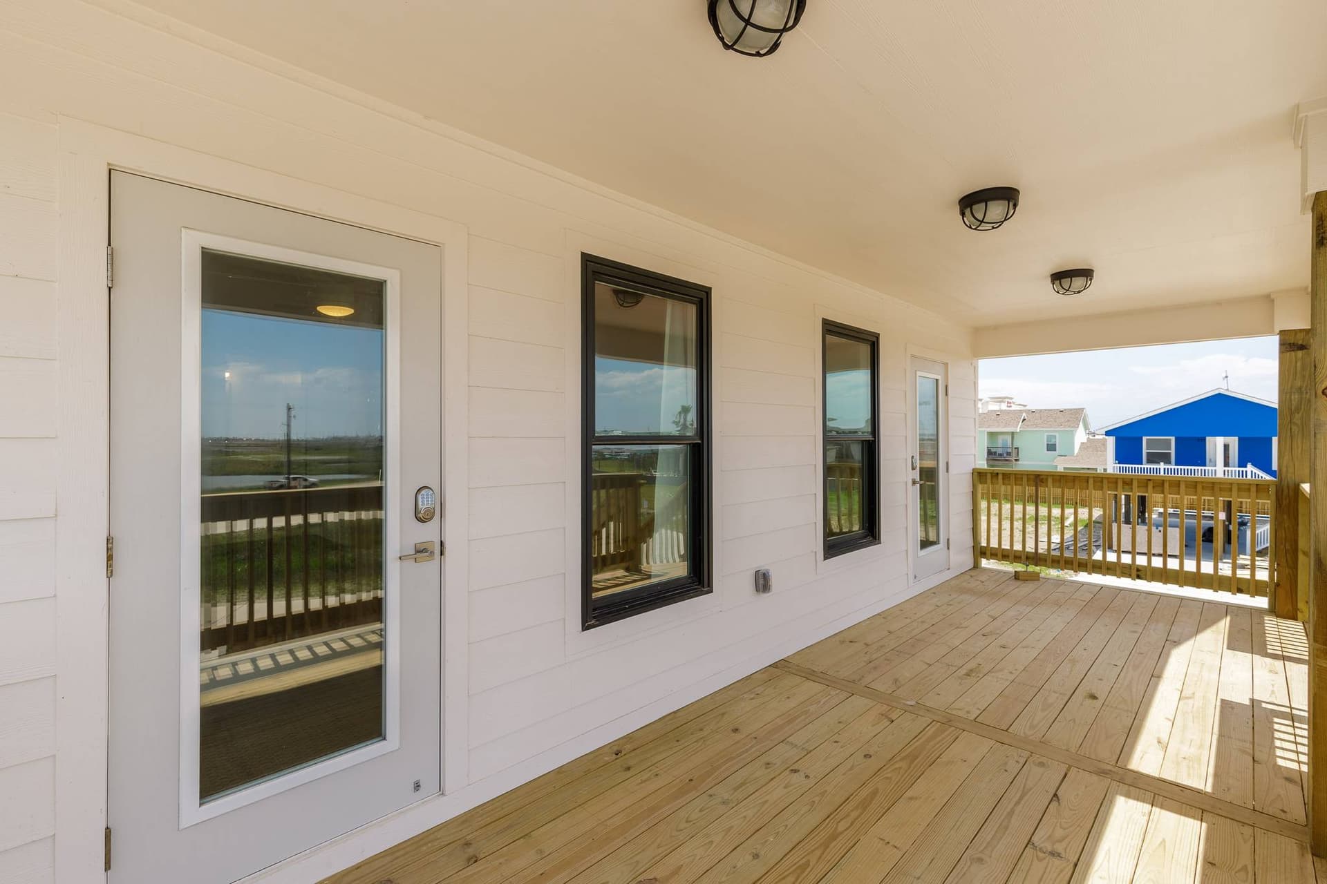 Skiff House - Image 28