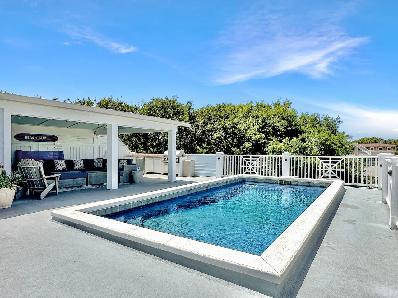 Beach Retreat - Image 2