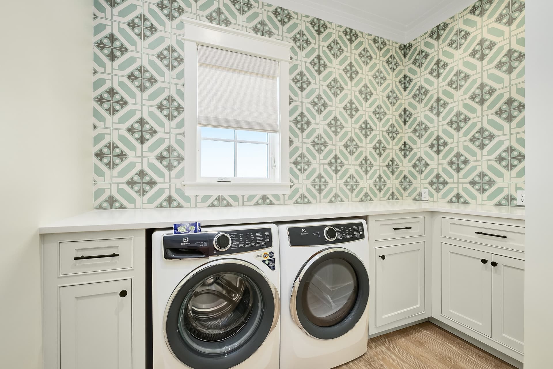 Emerald Le Luxe - Image 36