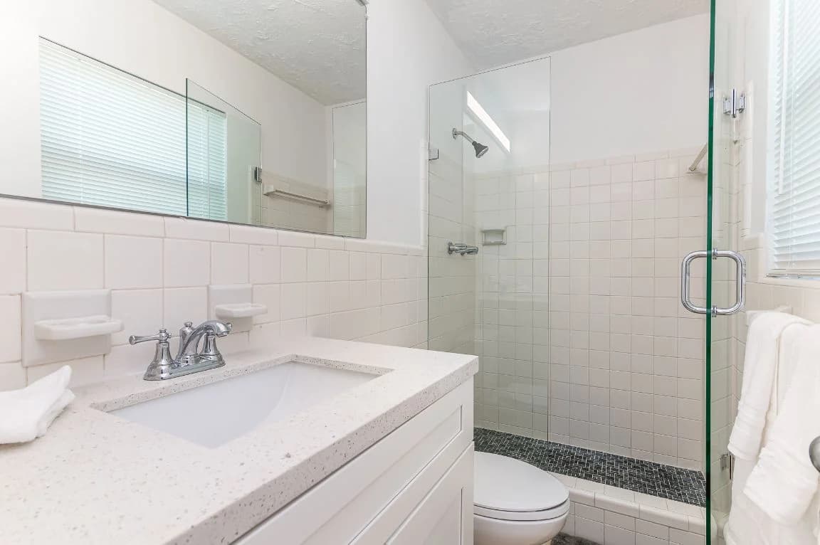 Chapel Hill House - Image 18