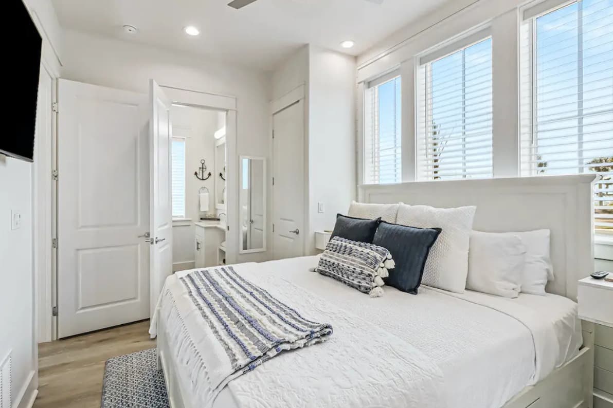 Sunrise At Anchor - Image 19