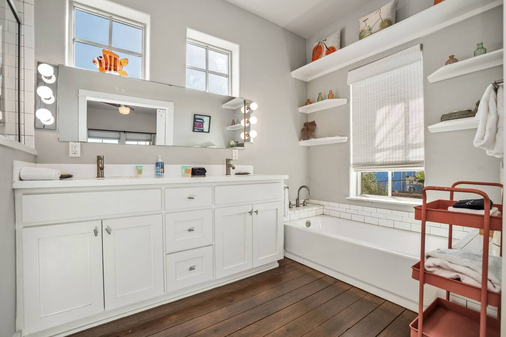 Oyster Sands Escape - Image 11