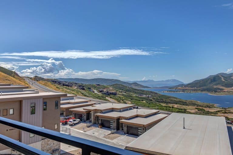 Hideout Hideaway - Image 43