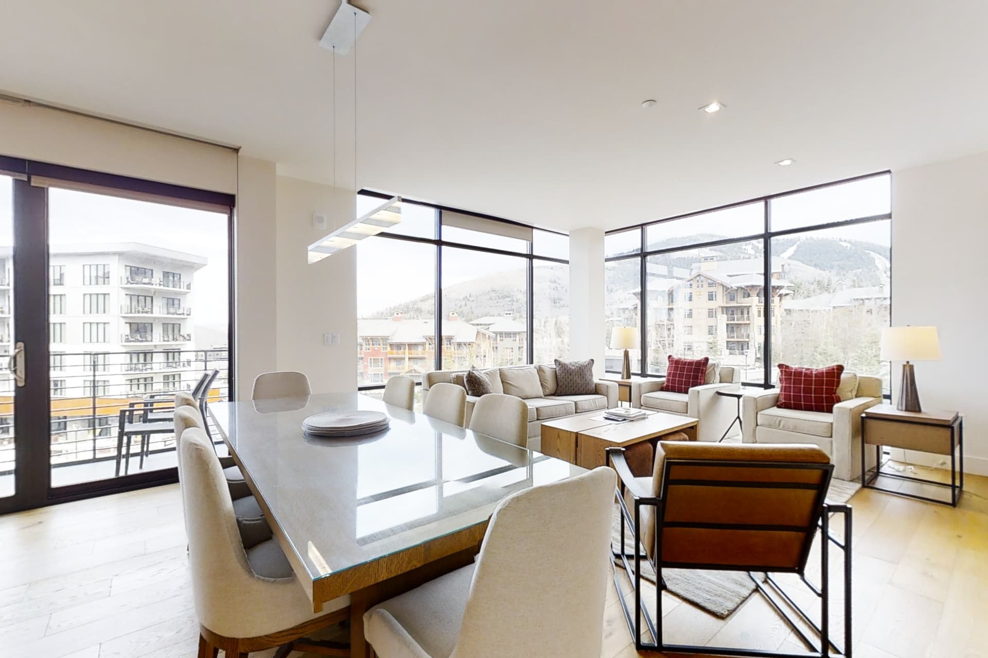 Lift 402 Home - Image 7