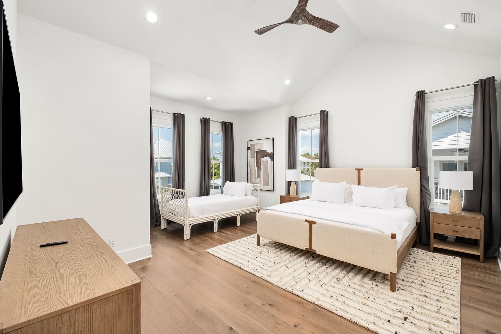 Oz by The Sea - Image 35