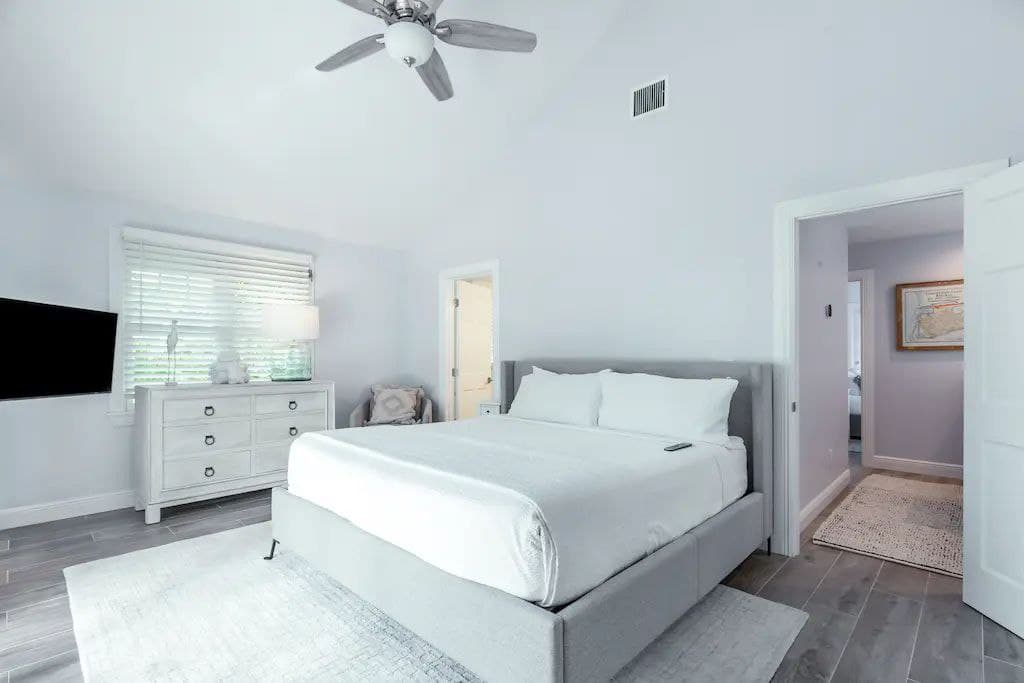 Tropical Retreat - Image 10