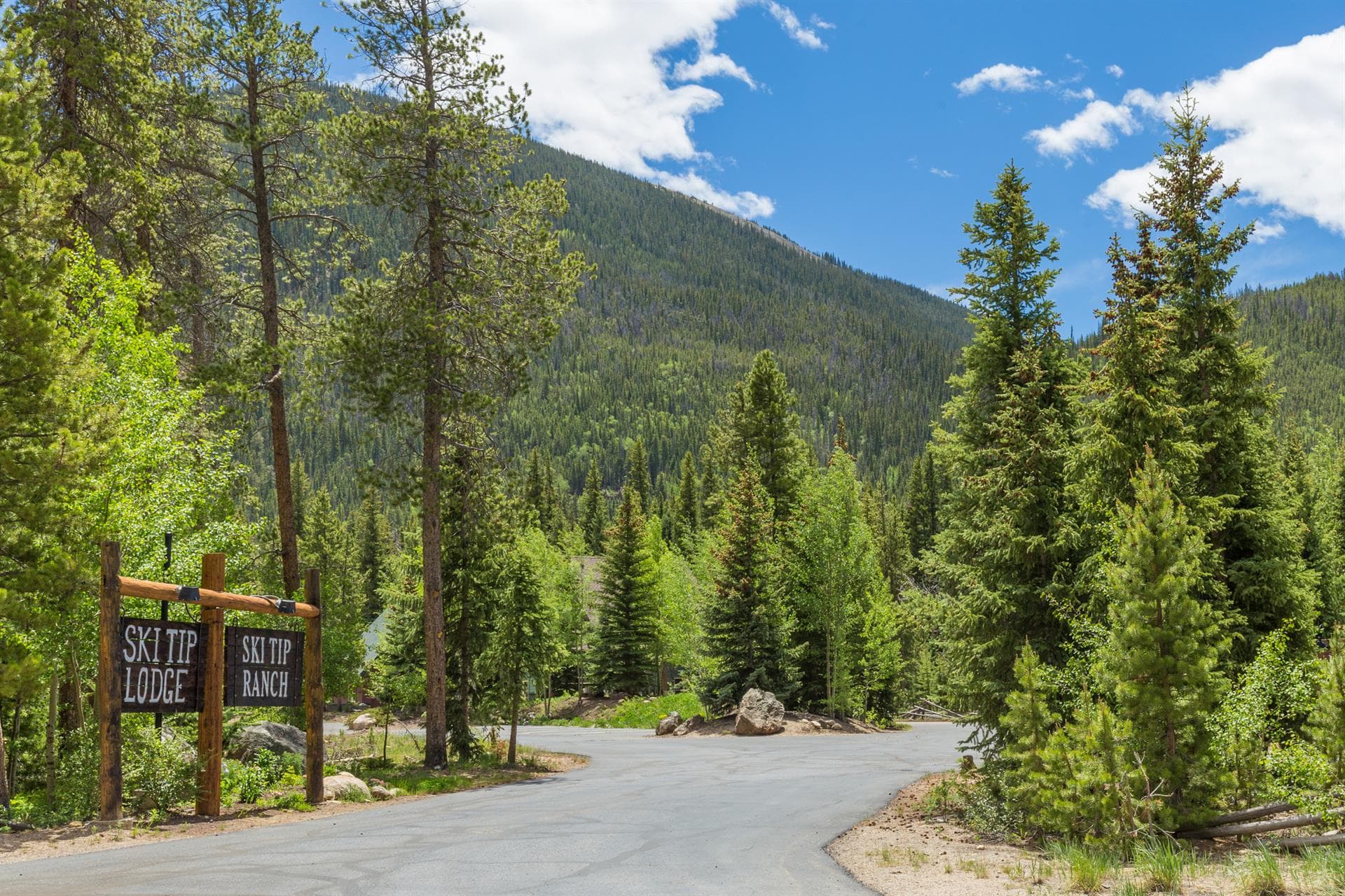 Alpine Vista Retreat - Image 23